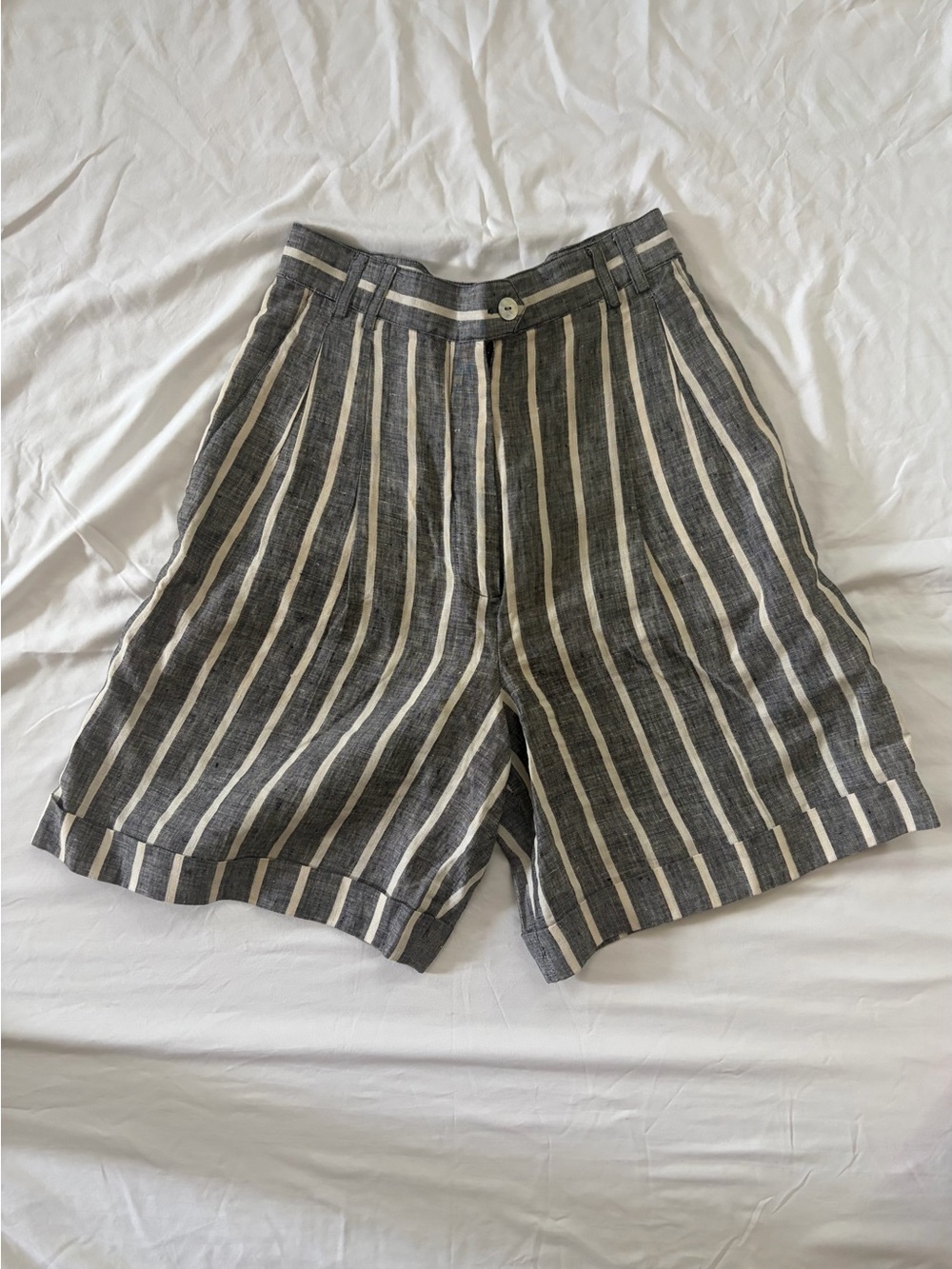 Vintage Rafaella Striped 100% Linen Shorts - Gray & White